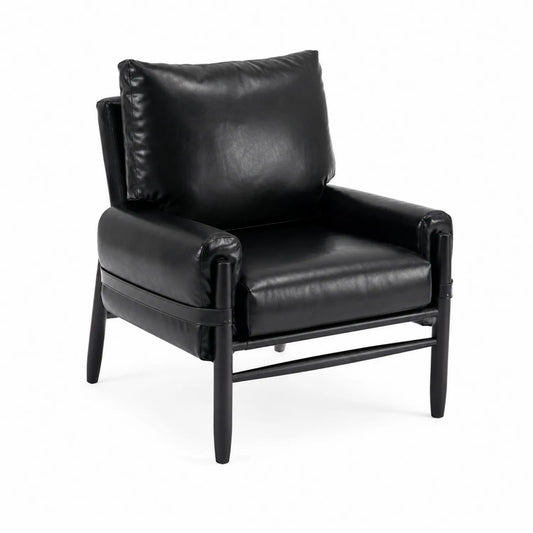 Silla de cuero sintético negro con estructura de madera